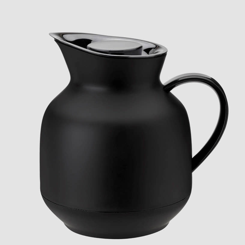 Stelton Amphora Vacuum Tea Jug in black